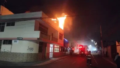 Bomberos atienden incendio estructural en Riobamba