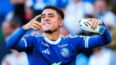 Kendry Páez es cuestionado fuera de las canchas en Francia.