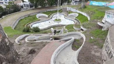 El parque de la Loma a Quito en Riobamba tiene una piscina abandonada
