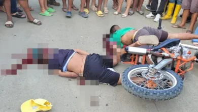 2 hombres en moto muertos a balazos en la cabeza