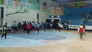 Pelea opacó la final de fútbol sala en coliseo de Guano