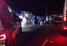 Hombre muere cuando su moto y un bus chocaron en Guamote