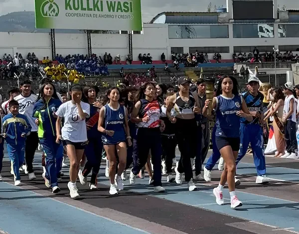 Juegos Estudiantiles 2026 se inauguraron en Riobamba.