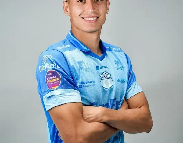 Macará da la sorpresa y ficha a un delantero argentino.