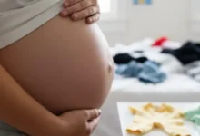 Niña de 10 años da a luz y lucha por sobrevivir