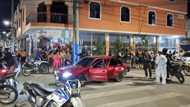 Hombre muere a balazos mientras manejaba su carro