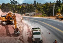 Ampliación de la vía Yambo Ambato por USD 104 millones.