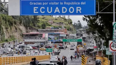 Ecuador sube aranceles al 50 % a importaciones de Colombia