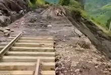 Peligro en la vía del Tren Nariz del Diablo en Alausí