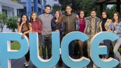 PUCE Quito abre pasantías 2026 con pagos y afiliación al IESS