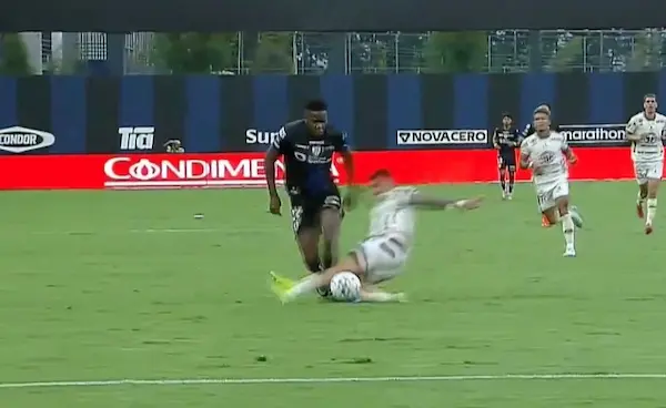 LigaPro emite fuerte sanción a Brian Negro de Mushuc Runa.