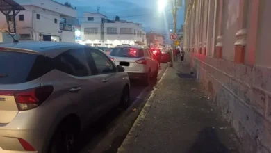 Riobamba intensifica sanciones por doble fila y advierte control a motocicletas