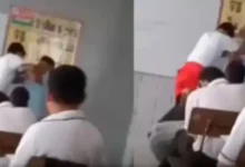 Video | Estudiante ataca a su profesor con un lapicero en plena clase