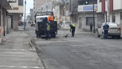 Municipio de Riobamba bachea calles tras polémica con Kike Jav.