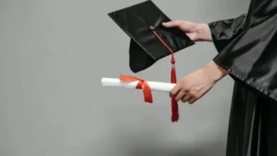 Ecuador anula miles de títulos universitarios vinculados a institución extranjera