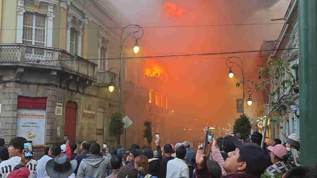 Incendio en Riobamba el sábado 15 de agosto 2026 en el centro histórico