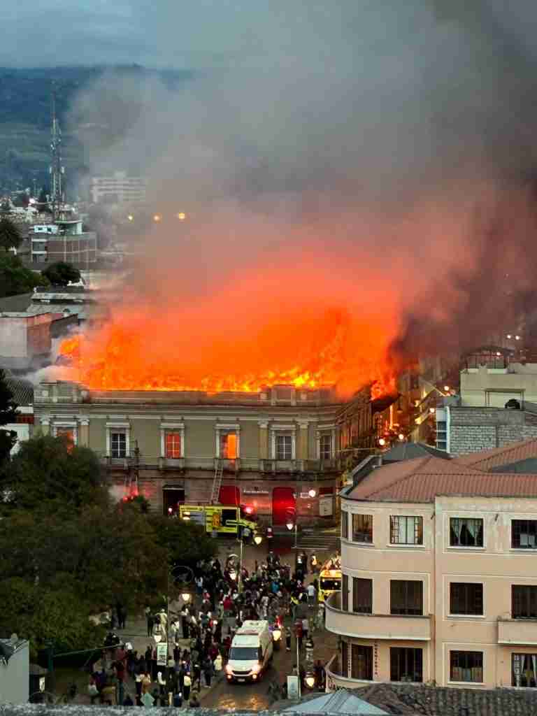 Incendio en Riobamba el sábado 15 de agosto 2026 en el centro histórico