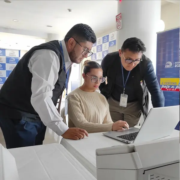 El CNE verificó el sistema de votación en línea