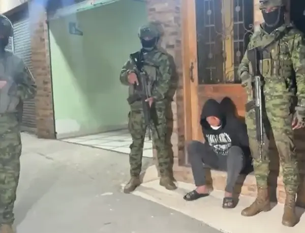 Alias “Payaso” fue aprehendido con más de 20 dosis de droga en Riobamba
