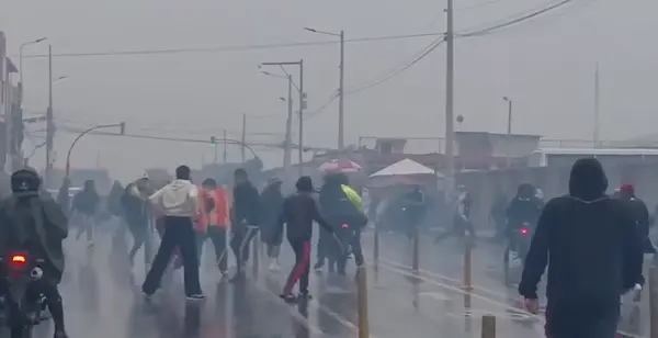 Incidentes entre hinchas de Aucas y Liga de Quito